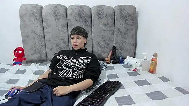 Bruno Cruzz online show from June 4, 2026, 2:17 am