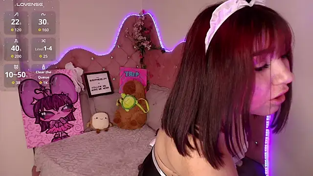 sophiievv online show from October 22, 2025, 7:13 pm