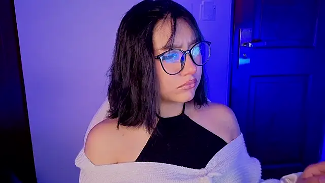 sophiievv online show from June 4, 2026, 6:36 pm