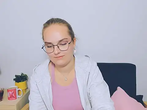 AliceCrazy69 online show from October 2, 2025, 8:16 pm