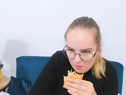 AliceCrazy69 online show from October 6, 2025, 10:02 am