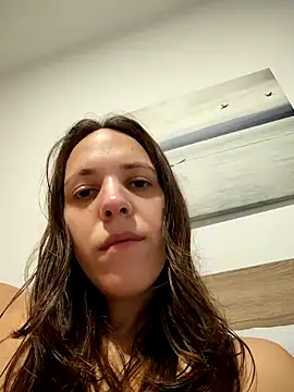 Snapshot of lauflor chatting on May 1, 2026, 10:42 am lauflor online show from May 1, 2026, 10:42 am