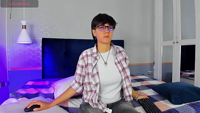 Tsuki Maru online show from September 16, 2025, 1:45 pm