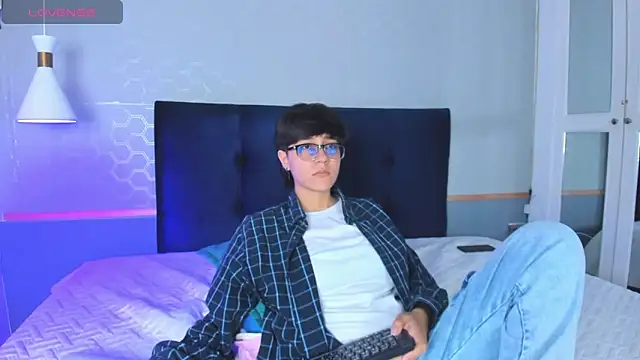 Tsuki Maru online show from September 22, 2025, 8:00 pm