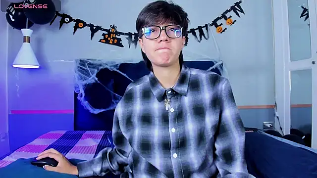 Tsuki Maru online show from October 23, 2025, 7:56 pm