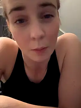 Snapshot of ellieen chatting on October 26, 2025, 9:42 pm ellieen online show from October 26, 2025, 9:42 pm