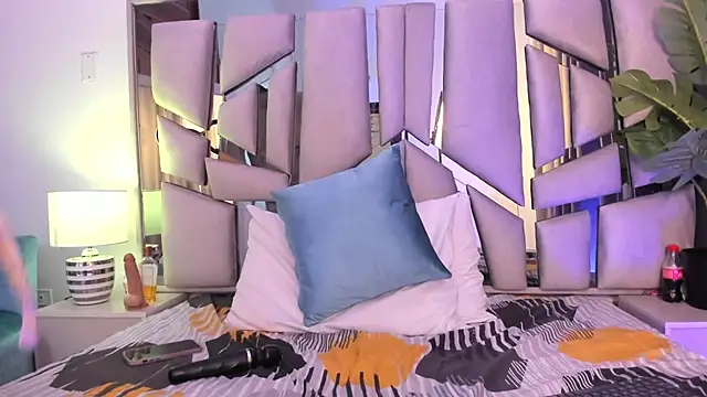  valeria saenz  online show from October 30, 2025, 8:27 am