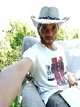 Snapshot of AlphaAlterX chatting on September 9, 2025, 1:21 pm AlphaAlterX online show from September 9, 2025, 1:21 pm