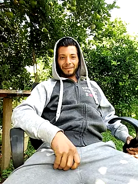 Snapshot of AlphaAlterX chatting on October 15, 2025, 1:33 pm AlphaAlterX online show from October 15, 2025, 1:33 pm