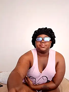 Gyminae online show from November 14, 2025, 6:23 am