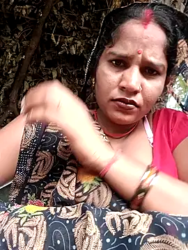 Snapshot of Hot_Seema83 chatting on October 3, 2025, 4:09 am Hot Seema83 online show from October 3, 2025, 4:09 am