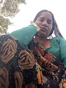 Snapshot of Hot_Seema83 chatting on October 19, 2025, 8:26 am Hot Seema83 online show from October 19, 2025, 8:26 am