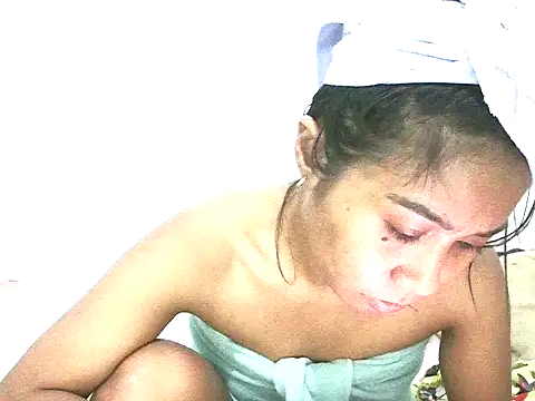 cutielhon online show from October 13, 2025, 5:51 am