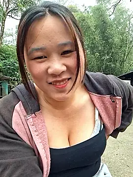 ALIENHR38 online show from April 24, 2026, 3:09 am