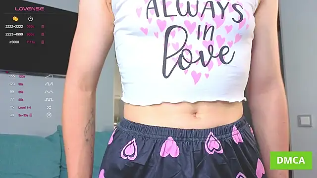 JuliannaWenger online show from October 23, 2025, 5:01 pm