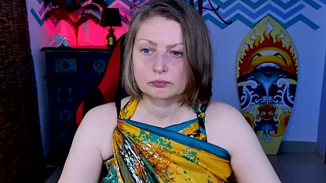Snapshot of TiffanyBrauny chatting on October 13, 2025, 1:44 pm TiffanyBrauny online show from October 13, 2025, 1:44 pm