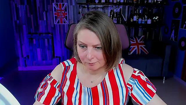 Snapshot of TiffanyBrauny chatting on October 15, 2025, 10:59 am TiffanyBrauny online show from October 15, 2025, 10:59 am