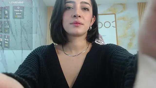 sara lopez s online show from November 29, 2025, 1:25 pm