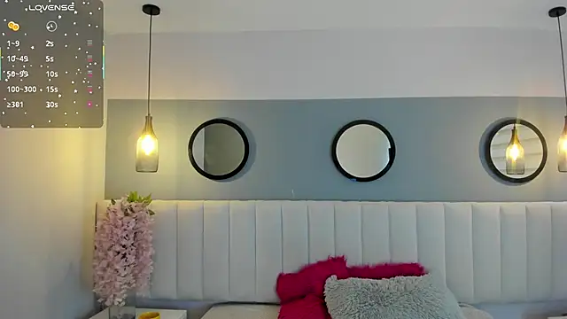 Snapshot of Mila_Hank_ chatting on November 3, 2025, 12:28 pm Mila Hank online show from November 3, 2025, 12:28 pm