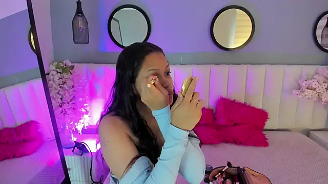 Snapshot of Mila_Hank_ chatting on November 27, 2025, 12:29 pm Mila Hank online show from November 27, 2025, 12:29 pm