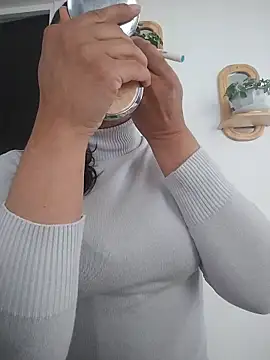 KittyHoleshot87 online show from April 8, 2026, 3:01 pm