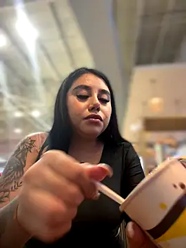 Sophie Dreamss online show from December 2, 2025, 9:43 pm