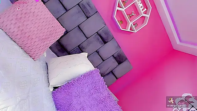 Nauthy girl online show from February 28, 2026, 1:01 pm