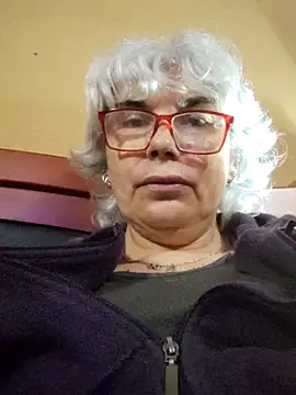 Snapshot of Lady_Silver chatting on October 28, 2025, 12:58 am Lady Silver online show from October 28, 2025, 12:58 am