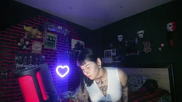 Snapshot of MessalinaOfficial chatting on September 10, 2025, 10:48 am MessalinaOfficial online show from September 10, 2025, 10:48 am