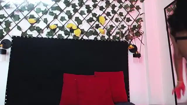 vwildcatper online show from October 27, 2025, 7:51 pm