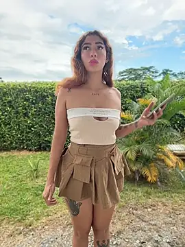 roxyrougee online show from April 18, 2026, 8:53 pm