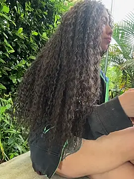 Snapshot of roxyrougee chatting on July 19, 2026, 11:25 am roxyrougee online show from July 19, 2026, 11:25 am
