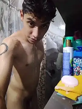 aispuro8505 online show from April 15, 2026, 7:04 am