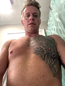 DILFiGuess11 online show from September 21, 2025, 7:04 pm