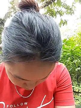 may-squirl online show from September 25, 2025, 3:21 am