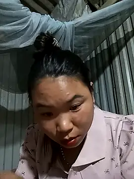 may-squirl online show from October 18, 2025, 11:33 am