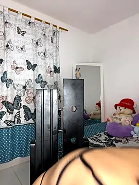 ViolettaMiller  online show from December 2, 2025, 1:05 pm