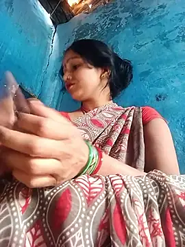 Jooli xx online show from March 27, 2026, 8:26 am