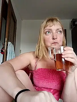 Snapshot of LiluLiluLilu chatting on September 22, 2025, 6:37 am LiluLiluLilu online show from September 22, 2025, 6:37 am