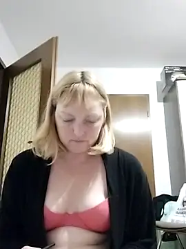 Snapshot of LiluLiluLilu chatting on September 23, 2025, 8:23 pm LiluLiluLilu online show from September 23, 2025, 8:23 pm