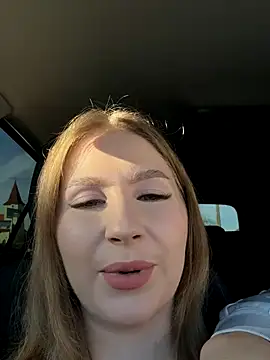 tinyolha online show from October 19, 2025, 1:34 pm