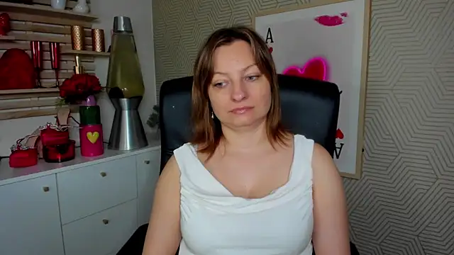 angelaSamt online show from April 24, 2026, 5:32 am