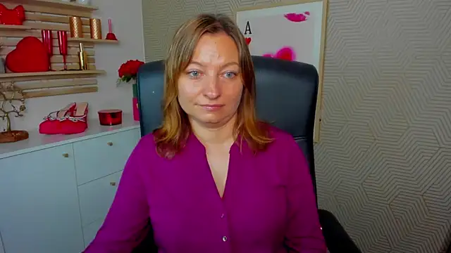 angelaSamt online show from June 11, 2026, 5:38 am