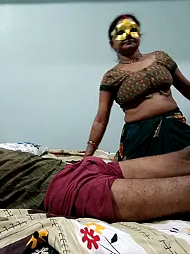 NIT-COUPLE online show from October 6, 2025, 3:42 pm