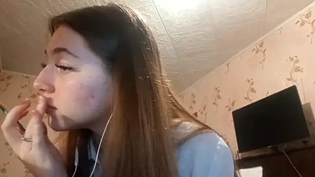 Sophiecuttie online show from September 10, 2025, 4:18 pm