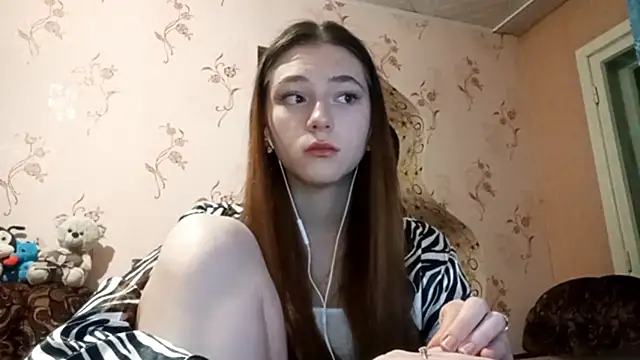 Sophiecuttie online show from September 30, 2025, 1:27 pm