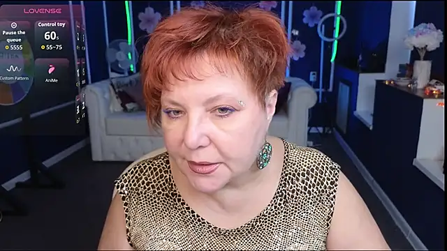 Kira Kenett online show from October 8, 2025, 7:50 am