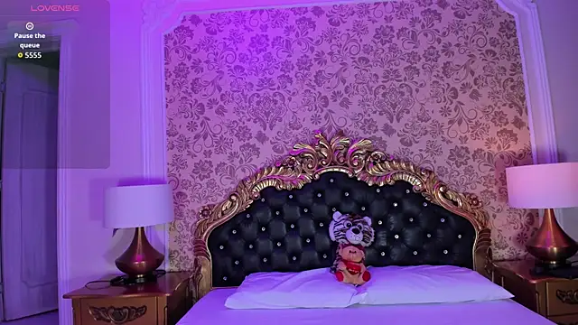 HatsaJones online show from October 22, 2025, 3:40 am