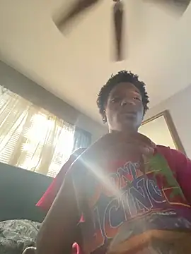 Snapshot of dmmeformerch chatting on February 22, 2026, 9:02 pm dmmeformerch online show from February 22, 2026, 9:02 pm