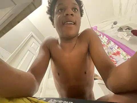 Snapshot of dmmeformerch chatting on February 24, 2026, 4:38 pm dmmeformerch online show from February 24, 2026, 4:38 pm